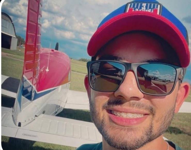 Gustavo Lara, piloto que morreu após banho de óleo